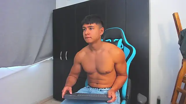 Snapshot of Bray_Kevin chatting on December 2025 07:40:01 PM Bray Kevin online show from December 2025 07:40:01 PM