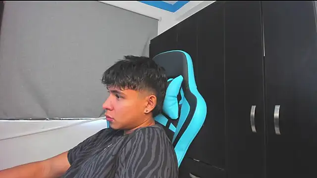 Snapshot of Bray_Kevin chatting on October 2025 06:05:01 PM Bray Kevin online show from October 2025 06:05:01 PM