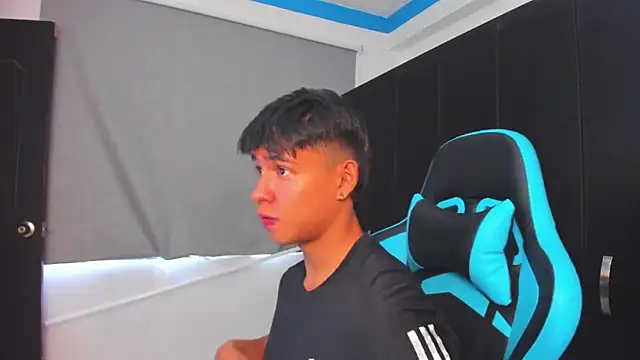 Snapshot of Bray_Kevin chatting on November 2025 05:57:02 PM Bray Kevin online show from November 2025 05:57:02 PM