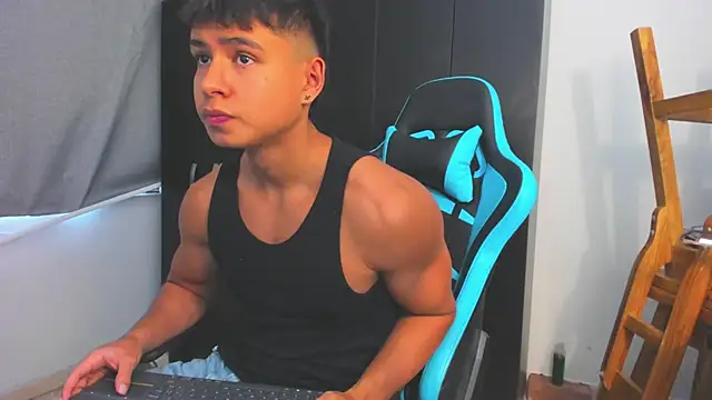 Snapshot of Bray_Kevin chatting on December 2025 08:15:02 PM Bray Kevin online show from December 2025 08:15:02 PM