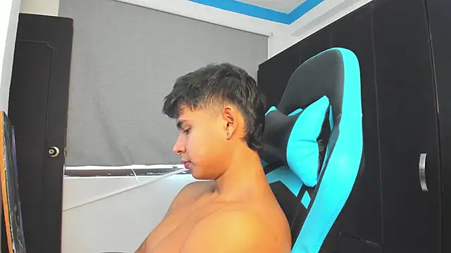 Snapshot of Bray_Kevin chatting on November 2025 06:00:02 PM Bray Kevin online show from November 2025 06:00:02 PM