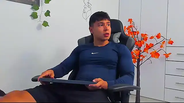 Snapshot of Bray_Kevin chatting on January 2026 08:04:02 PM Bray Kevin online show from January 2026 08:04:02 PM