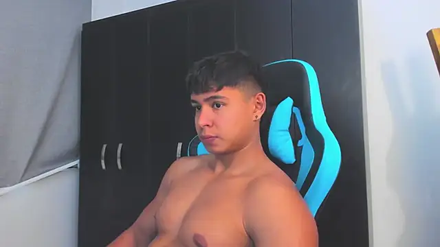 Snapshot of Bray_Kevin chatting on December 2025 09:04:02 PM Bray Kevin online show from December 2025 09:04:02 PM