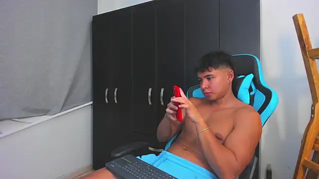 Snapshot of Bray_Kevin chatting on November 2025 04:24:02 AM Bray Kevin online show from November 2025 04:24:02 AM