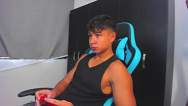 Snapshot of Bray_Kevin chatting on November 2025 03:00:02 PM Bray Kevin online show from November 2025 03:00:02 PM