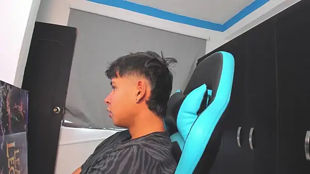 Snapshot of Bray_Kevin chatting on October 2025 05:20:02 PM Bray Kevin online show from October 2025 05:20:02 PM