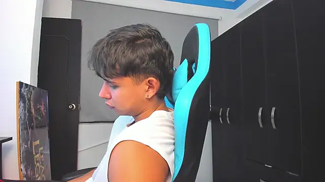 Snapshot of Bray_Kevin chatting on November 2025 01:42:01 AM Bray Kevin online show from November 2025 01:42:01 AM