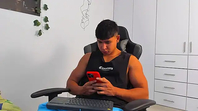 Snapshot of Bray_Kevin chatting on December 2025 08:36:01 PM Bray Kevin online show from December 2025 08:36:01 PM