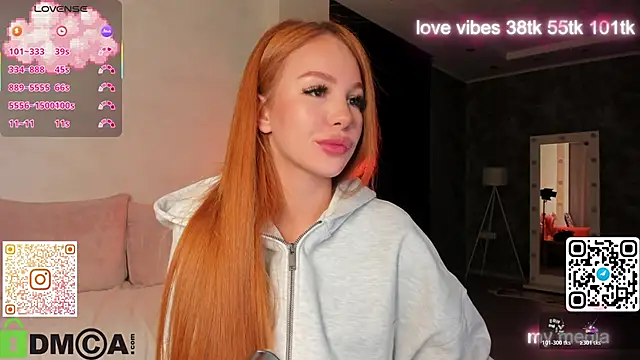 Tracy-Taylor online show from November 2025 12:25:01 AM