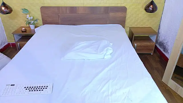 Snapshot of Mrs_booty chatting on October 2025 01:48:02 PM Mrs booty online show from October 2025 01:48:02 PM