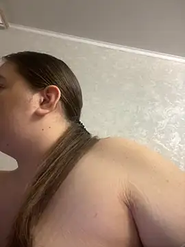 Snapshot of GabiBoobs chatting on October 2025 09:47:01 PM GabiBoobs online show from October 2025 09:47:01 PM