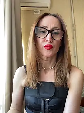 LauraDavis online show from April 2026 02:02:01 PM