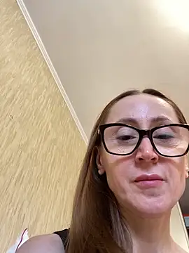 LauraDavis online show from April 2026 09:34:02 AM