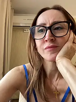 LauraDavis online show from February 2026 12:49:02 PM