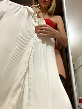 LauraDavis online show from December 2025 07:35:01 PM