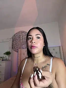 Snapshot of IsabelaVanegas_ chatting on September 2025 03:29:02 PM IsabelaVanegas  online show from September 2025 03:29:02 PM