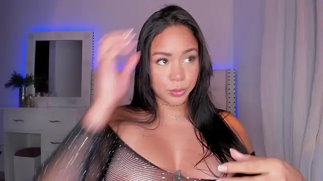 Snapshot of IsabelaVanegas_ chatting on February 2025 03:34:02 AM IsabelaVanegas  online show from February 2025 03:34:02 AM