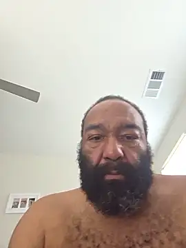 Bearhoney843 online show from May 2026 03:50:02 PM