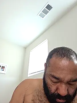 Bearhoney843 online show from October 2025 04:40:02 PM