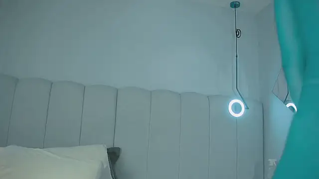 Abby-me online show from October 2025 01:52:01 PM