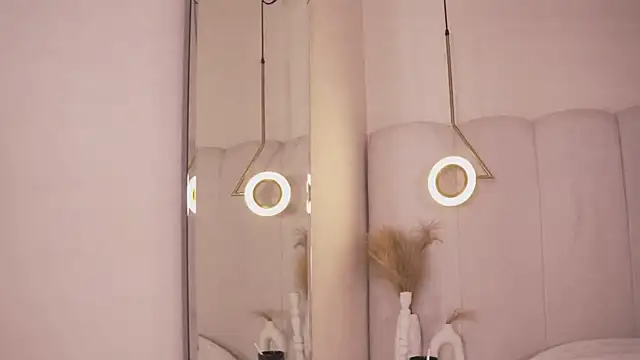 Abby-me online show from April 2026 12:51:01 PM