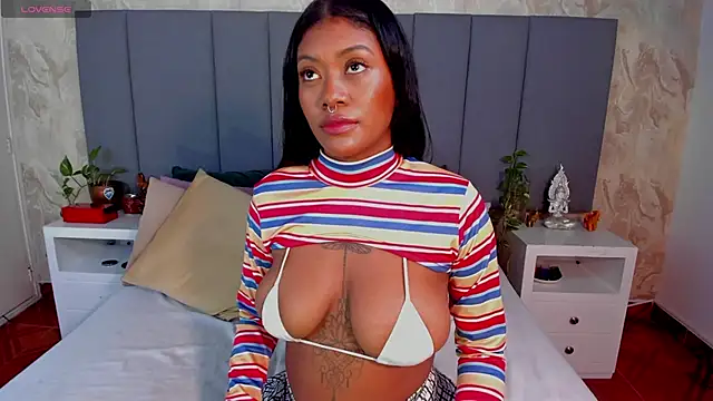 JulianaMiller online show from November 2025 02:04:02 AM