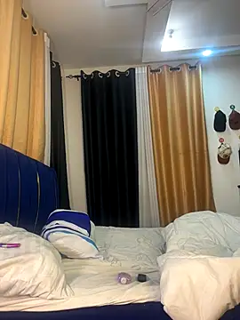 t-Booty risky  online show from November 2025 06:00:02 PM