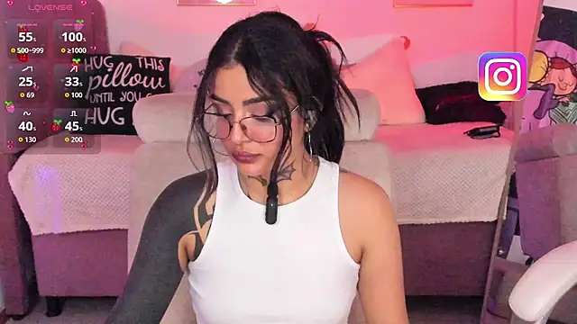 Hinataw33d01 online show from November 2025 01:38:01 AM