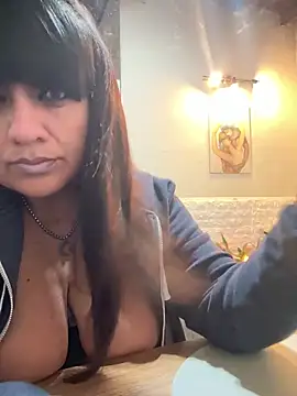 Sensualmente333 online show from May 2026 12:04:02 PM