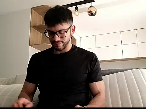 Phantom Bigger1 online show from December 2025 02:32:01 PM