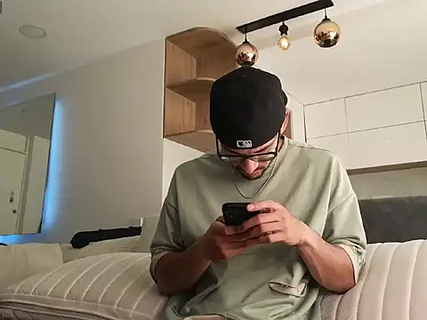 Phantom Bigger1 online show from January 2026 02:33:01 PM