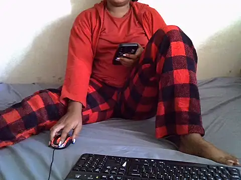 Snapshot of Crystal__Gee chatting on July 2026 09:07:01 AM Crystal Gee online show from July 2026 09:07:01 AM