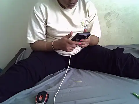 Snapshot of Crystal__Gee chatting on October 2025 08:16:02 AM Crystal  Gee online show from October 2025 08:16:02 AM