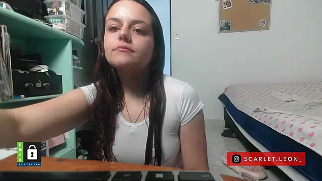 Snapshot of Scarletleon77 chatting on November 2025 02:32:01 PM Scarletleon77 online show from November 2025 02:32:01 PM