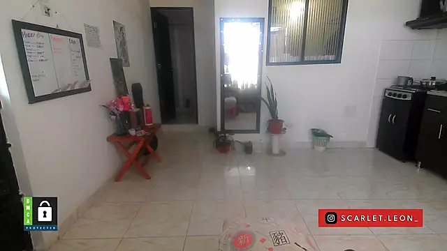 Scarletleon77 online show from April 2026 03:40:01 PM