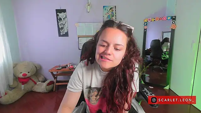 Scarletleon77 online show from March 2025 04:58:02 PM