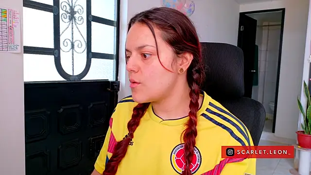 Scarletleon77 online show from June 2026 05:56:01 PM