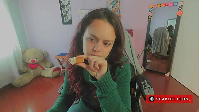 Scarletleon77 online show from March 2025 03:49:02 PM