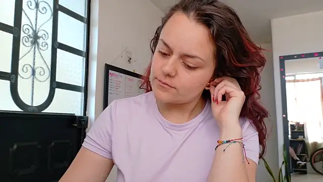 Scarletleon77 online show from May 2026 04:04:02 PM