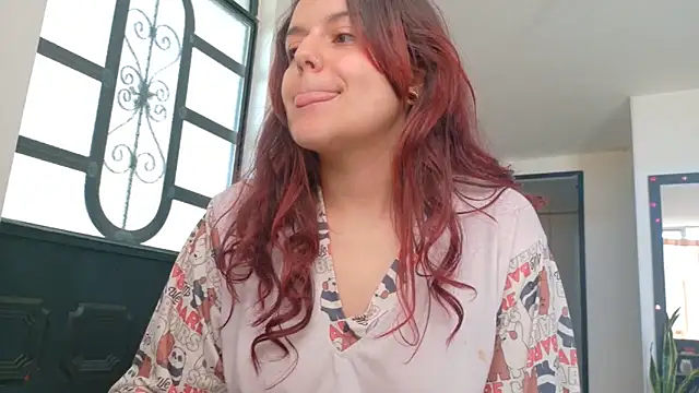 Scarletleon77 online show from May 2026 02:25:01 PM