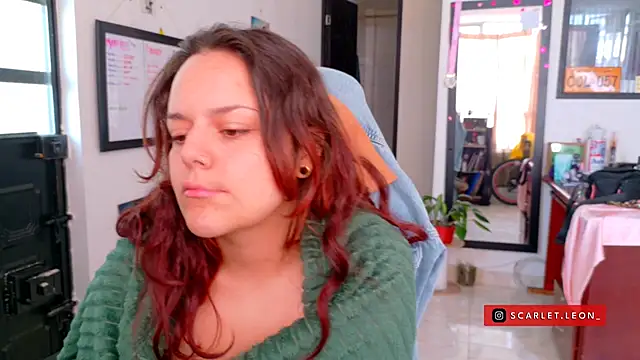 Scarletleon77 online show from July 2026 02:41:01 PM