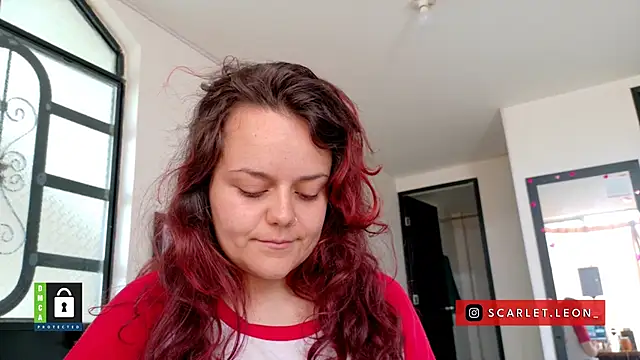 Scarletleon77 online show from April 2026 02:21:01 PM