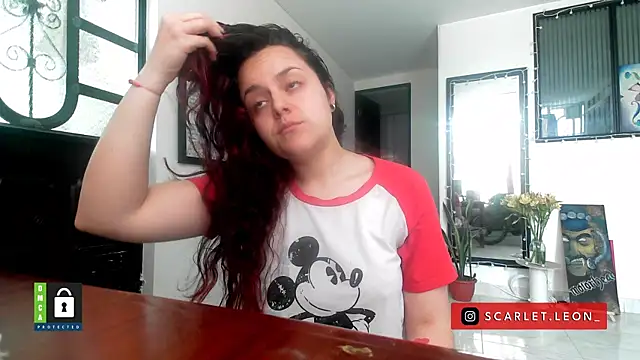 Snapshot of Scarletleon77 chatting on December 2025 04:11:01 PM Scarletleon77 online show from December 2025 04:11:01 PM