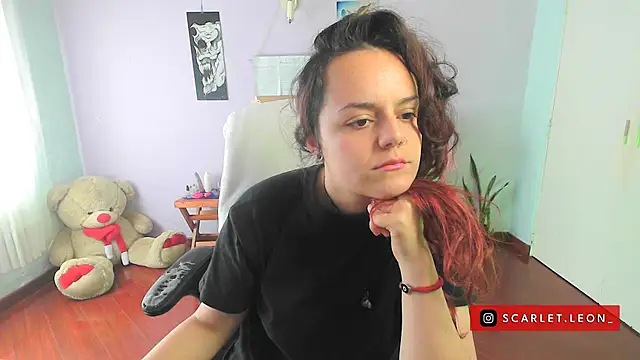 Scarletleon77 online show from January 2025 04:04:01 PM