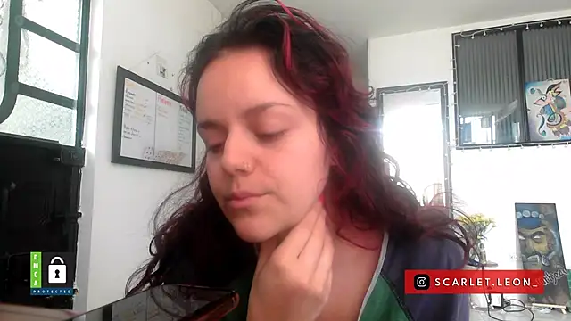 Snapshot of Scarletleon77 chatting on January 2026 02:10:02 PM Scarletleon77 online show from January 2026 02:10:02 PM