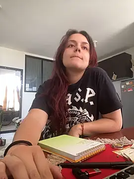 Scarletleon77 online show from May 2026 03:49:02 PM