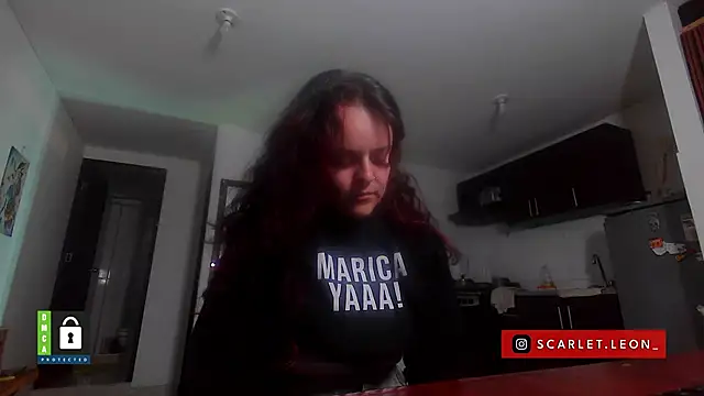 Scarletleon77 online show from April 2026 11:44:01 PM