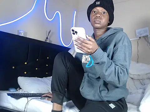 leslie bebby2 online show from September 2025 03:24:02 AM