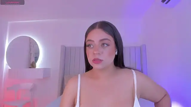 Snapshot of sarah-bonneth chatting on September 2025 11:43:01 AM sarah-bonneth online show from September 2025 11:43:01 AM