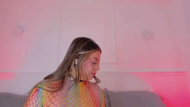 sarah-bonneth online show from April 2026 11:45:01 AM